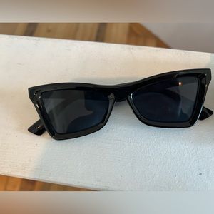 Zara Black Squared Sunglasses